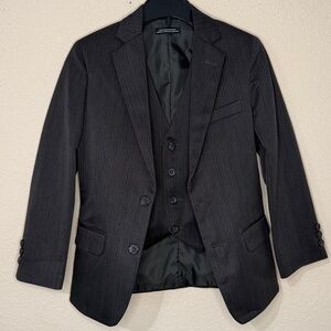 Young Kings Steve Harvey Dark Gray Charcoal Pinstripe Suit Coat & Vest Size 8